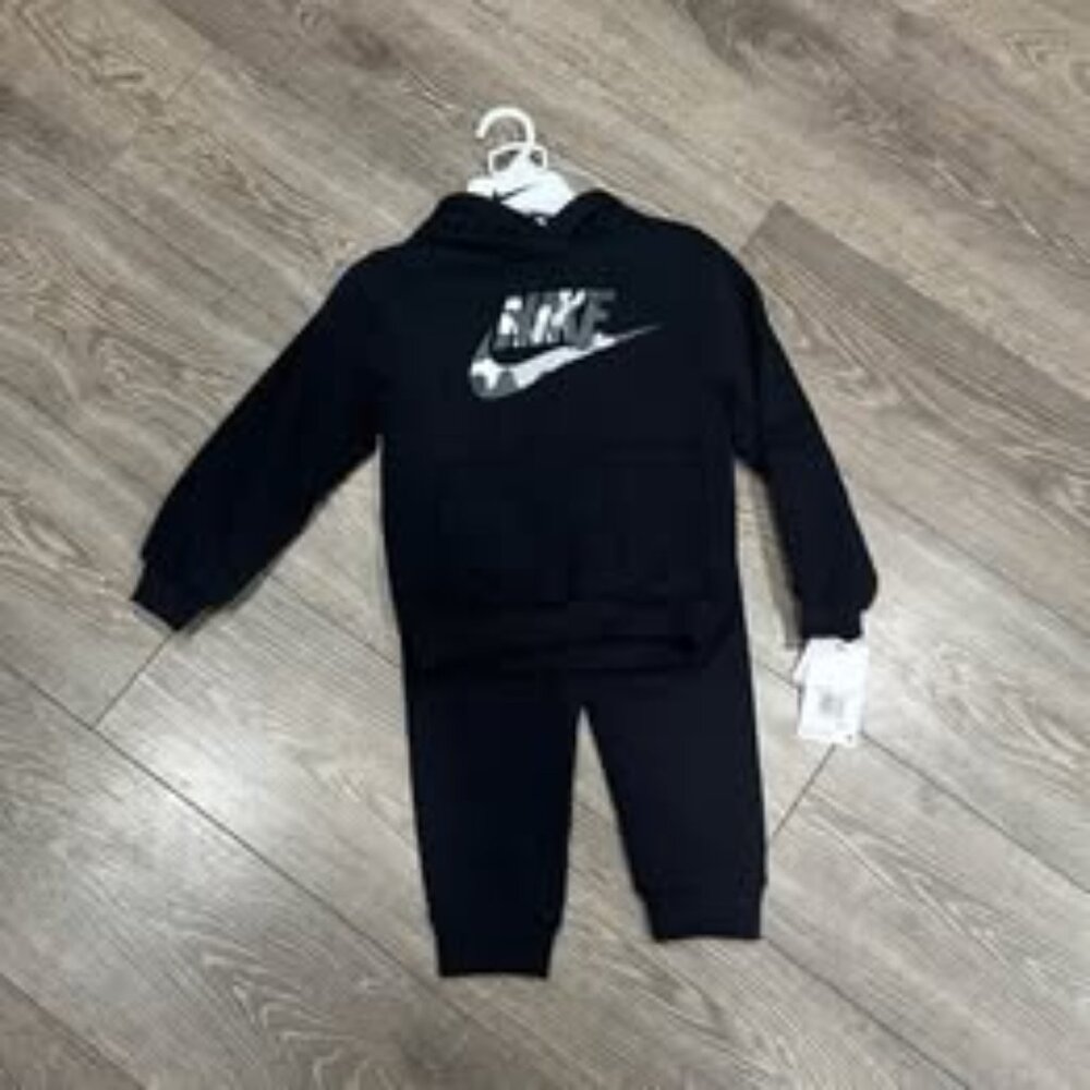 Boys Size 6 Nike Sportswear Club Camo Futura Pull-Over Hoodie & Jogger Set-Black